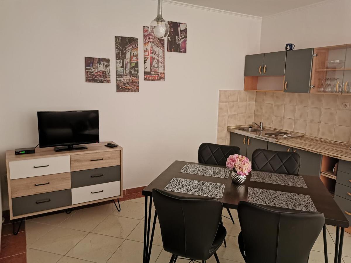Apartmani Prova Tisno Εξωτερικό φωτογραφία