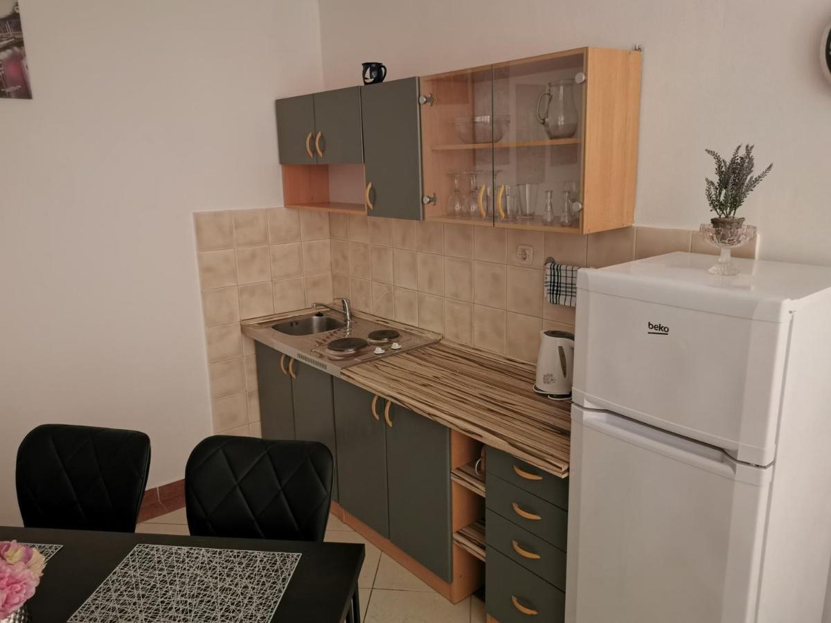 Apartmani Prova Tisno Εξωτερικό φωτογραφία