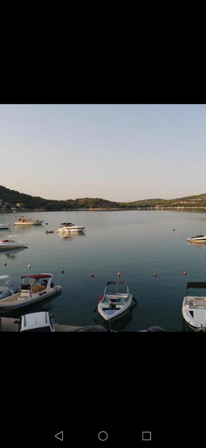 Apartmani Prova Tisno Εξωτερικό φωτογραφία