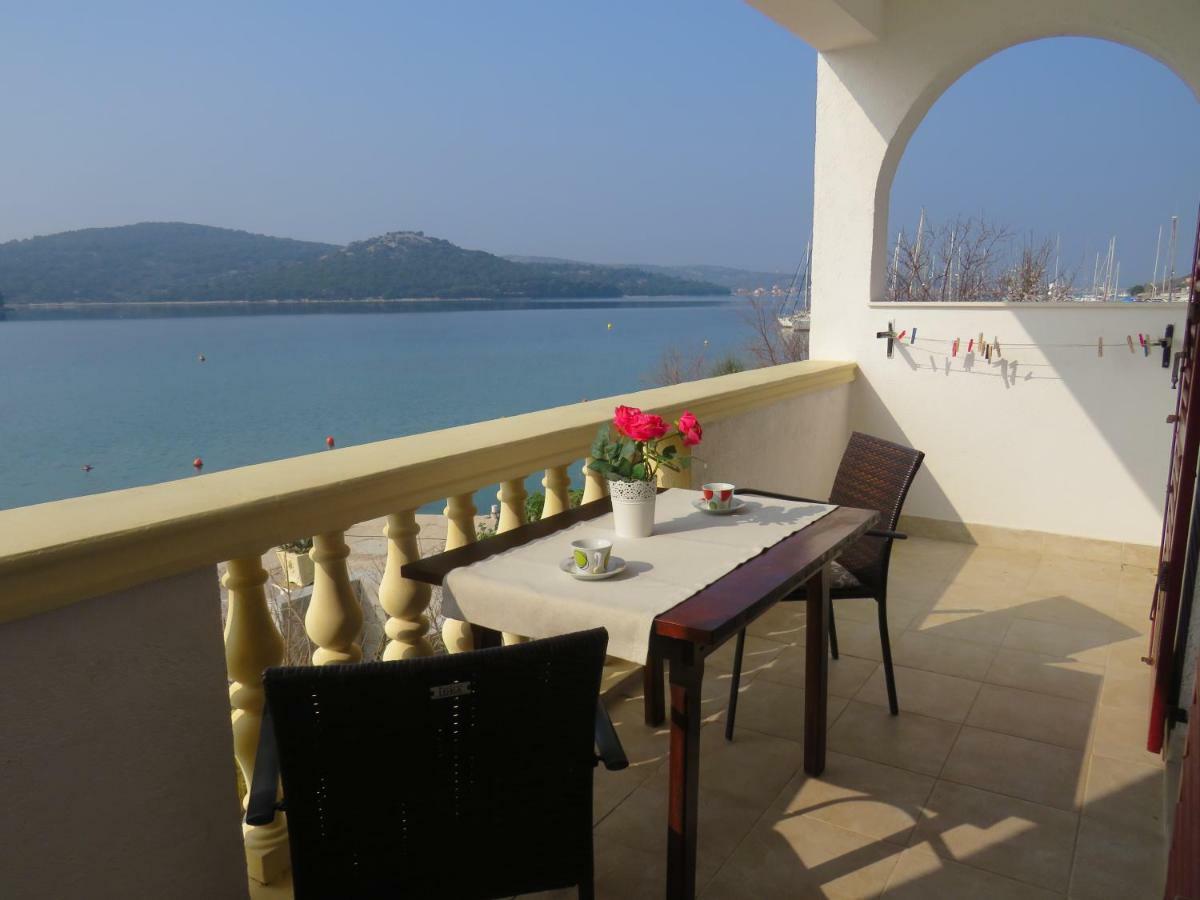 Apartmani Prova Tisno Εξωτερικό φωτογραφία